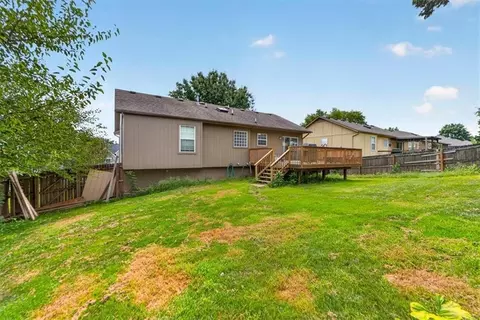 Exterior - 524 NE Topaz Dr, Lees Summit, MO 64086 photo 5 of 7