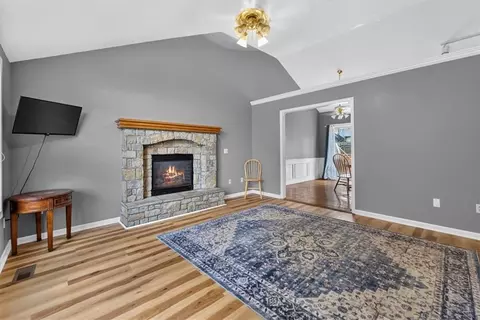 Living - 524 NE Topaz Dr, Lees Summit, MO 64086 photo 2 of 3
