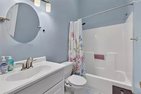 Bath - 524 NE Topaz Dr, Lees Summit, MO 64086 photo 1 of 4