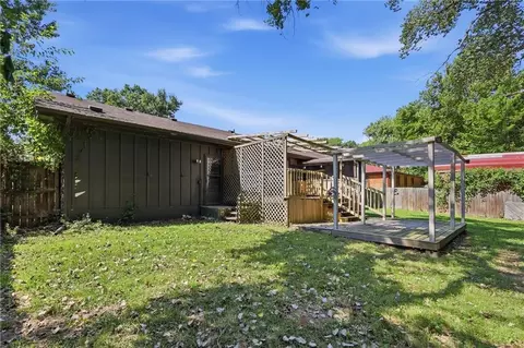 Exterior - 12124 E 31st St, Independence, MO 64052 photo 8 of 8