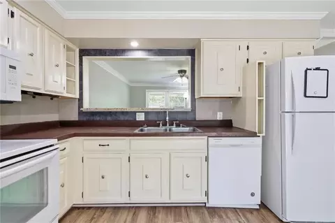 Kitchen - 12124 E 31st St, Independence, MO 64052 photo 3 of 3