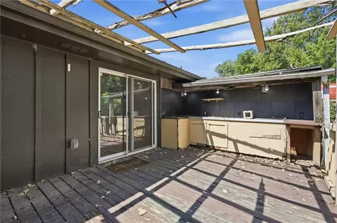 Exterior - 12124 E 31st St, Independence, MO 64052 photo 6 of 8