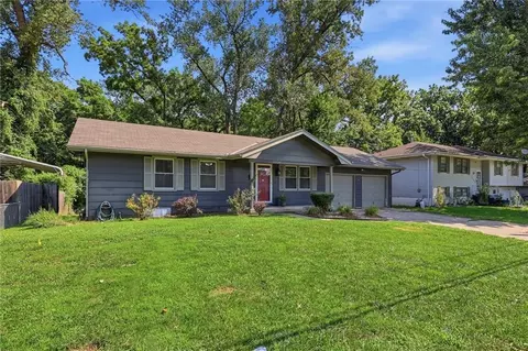 Exterior - 12124 E 31st St, Independence, MO 64052 photo 3 of 8