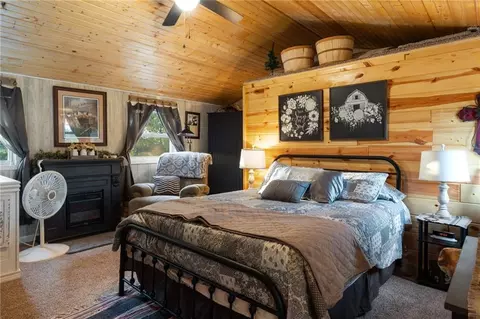 Bedroom - 16887 Snipe Rd, Marceline, MO 64658 photo 1 of 3