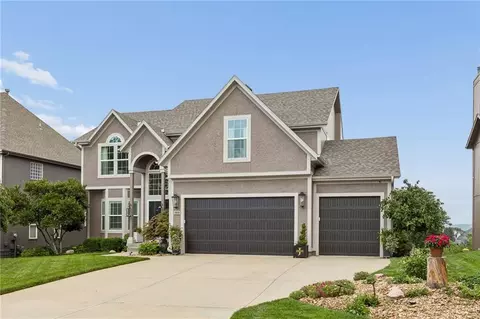 5619 Theden St, Shawnee, KS 66218