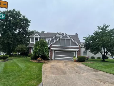 7901 W 152 Ter, Overland Park, KS 66223
