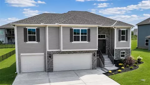 1218 NE 122nd St, Kansas City, MO 64165