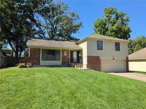 8706 Mackey St, Overland Park, KS 66212