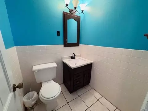 Bath - 1335 2000th St, Iola, KS 66749 photo 5 of 8