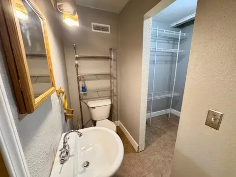 Bath - 1335 2000th St, Iola, KS 66749 photo 7 of 8