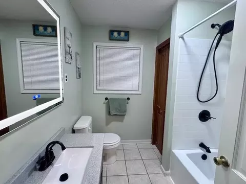 Bath - 1335 2000th St, Iola, KS 66749 photo 3 of 8