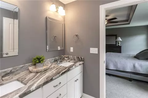 Bath - 425 Spring Branch Dr, Raymore, MO 64083 photo 1 of 6
