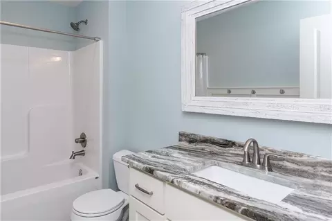 Bath - 425 Spring Branch Dr, Raymore, MO 64083 photo 5 of 6