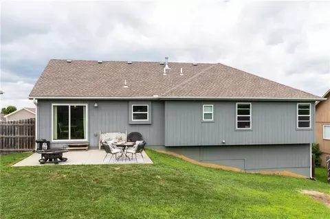 Exterior - 425 Spring Branch Dr, Raymore, MO 64083 photo 4 of 6