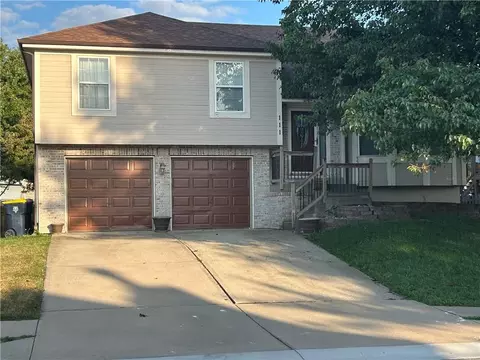 111 NW 114th Ter, Kansas City, MO 64155