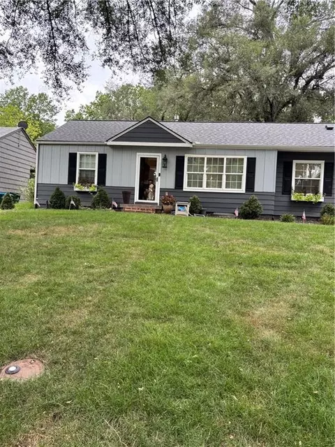 5536 Cedar St, Roeland Park, KS 66205