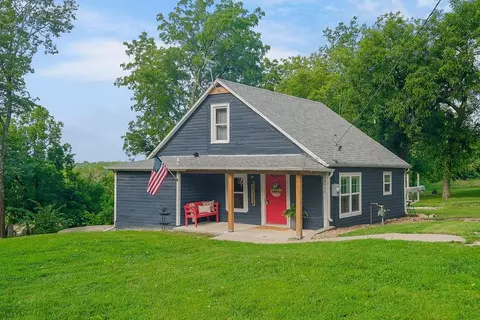 28936 Orchard Rd, Paola, KS 66071