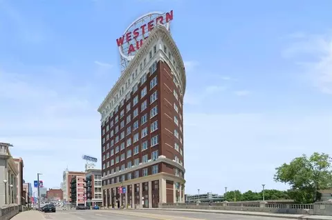 2107 Grand Blvd #909, Kansas City, MO 64108