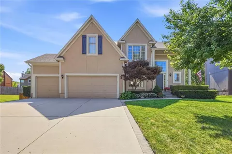 14642 S Hallet St, Olathe, KS 66062