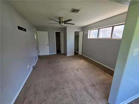 Bedroom - 1006 W Maple Ave #B, Independence, MO 64050 photo 3 of 6