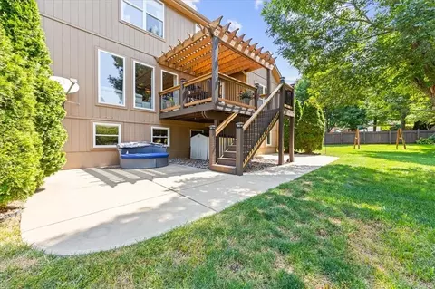 Exterior - 2359 SW Eagle View Dr, Lees Summit, MO 64082 photo 4 of 6