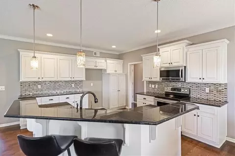 Kitchen - 2359 SW Eagle View Dr, Lees Summit, MO 64082 photo 3 of 4