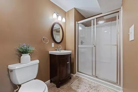Bath - 2359 SW Eagle View Dr, Lees Summit, MO 64082 photo 4 of 4