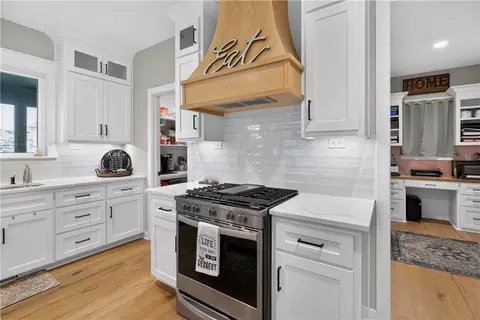 Kitchen - 11414 Bluestem Dr, Kearney, MO 64060 photo 4 of 8