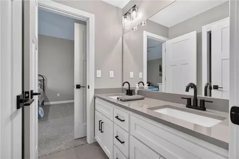 Bath - 11414 Bluestem Dr, Kearney, MO 64060 photo 6 of 8