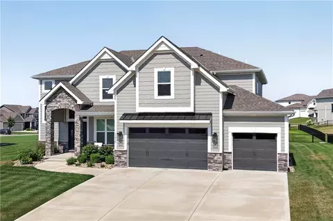 Exterior - 11414 Bluestem Dr, Kearney, MO 64060 photo 2 of 5