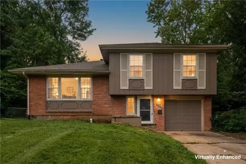 5901 Fairlane Dr, Kansas City, MO 64134