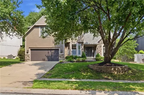 9104 W 131st Ter, Overland Park, KS 66213