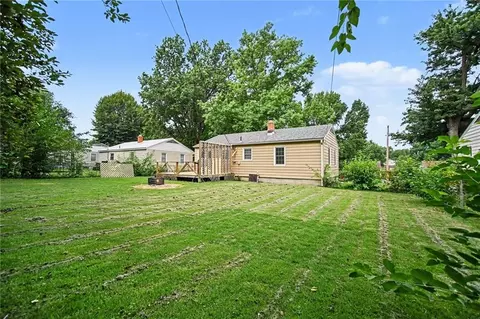 Exterior - 507 E Meadow Ln, Saint Joseph, MO 64501 photo 6 of 8