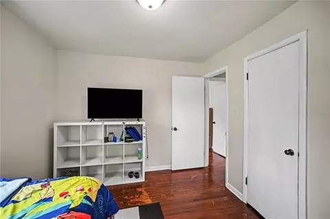 Bedroom - 507 E Meadow Ln, Saint Joseph, MO 64501 photo 5 of 6