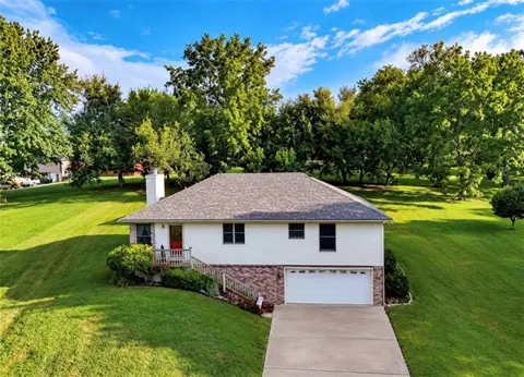 13470 Brookwood Way, Saint Joseph, MO 64505