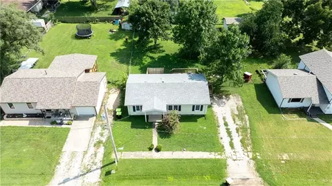 View/Area - 304 E Mason St, La Monte, MO 65337 photo 2 of 7