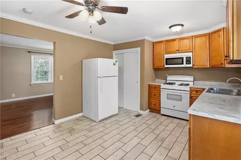Entry Way - 304 E Mason St, La Monte, MO 65337 photo 1 of 1