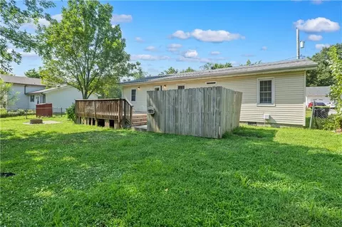 Other - 304 E Mason St, La Monte, MO 65337 photo 6 of 7