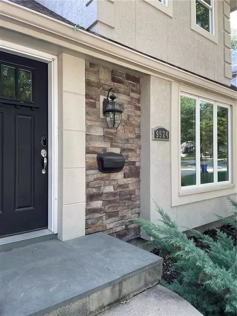 9924 Briar Dr, Overland Park, KS 66207