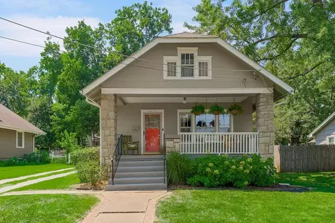 6420 Floyd St, Overland Park, KS 66202