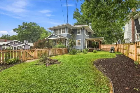 5900 Oak St, Kansas City, MO 64113