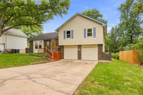 Exterior - 817 E Cothrell St, Olathe, KS 66061 photo 4 of 13