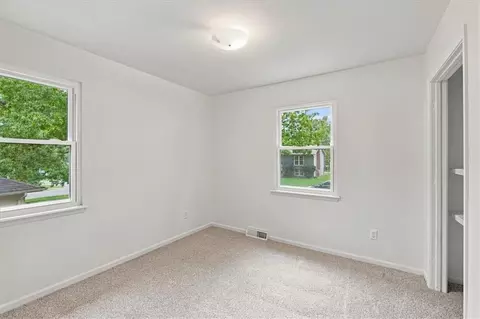 Bedroom - 817 E Cothrell St, Olathe, KS 66061 photo 4 of 8