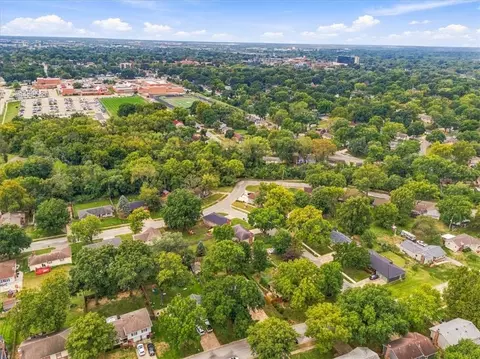 View/Area - 817 E Cothrell St, Olathe, KS 66061 photo 4 of 4
