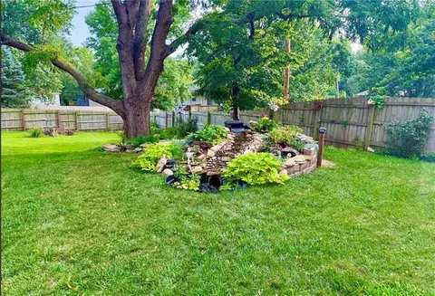 817 E Cothrell St, Olathe, KS 66061 photo 2