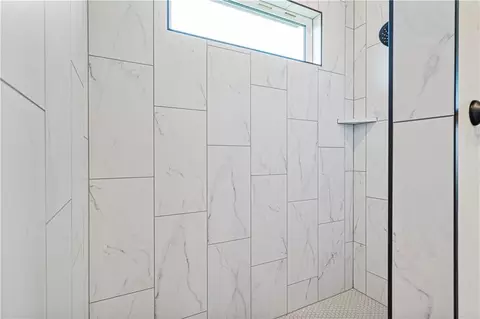 Bath - 1817 Woodward Cir, Raymore, MO 64083 photo 1 of 2
