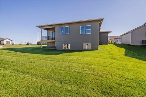 Exterior - 1817 Woodward Cir, Raymore, MO 64083 photo 5 of 5