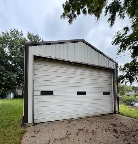 401 N Kenyon St, Albany, MO 64402 photo 5