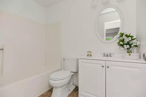 Bath - 2133 NE Chipman Rd, Lees Summit, MO 64086 photo 3 of 5