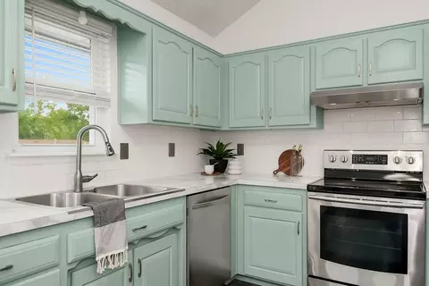 Kitchen - 2133 NE Chipman Rd, Lees Summit, MO 64086 photo 4 of 4